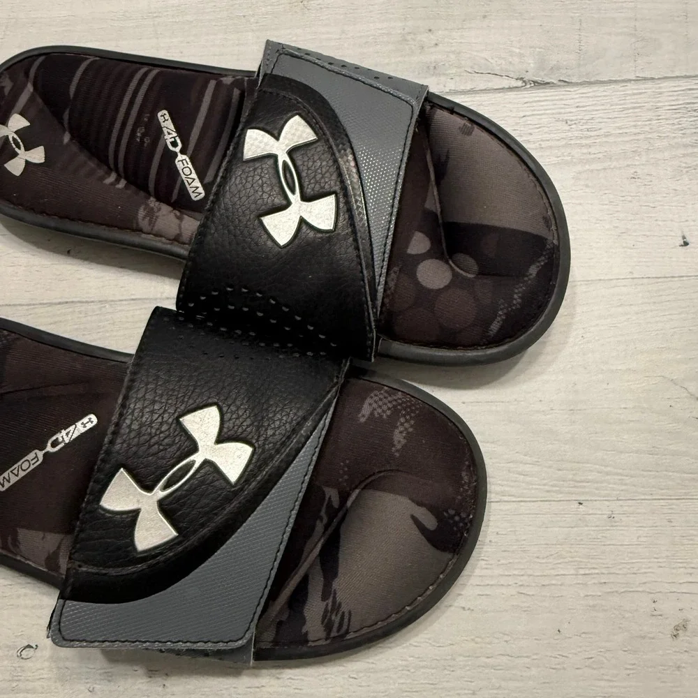 Under armour black and grey slides sandals big‎ kids size 4